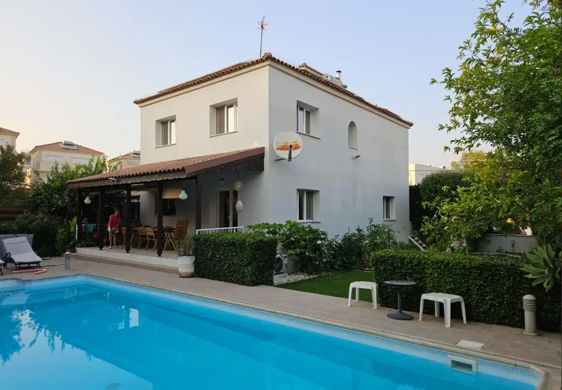Вилла с 4 спальнями в agios-athanasios, Кипр [ID: 0602-243353]