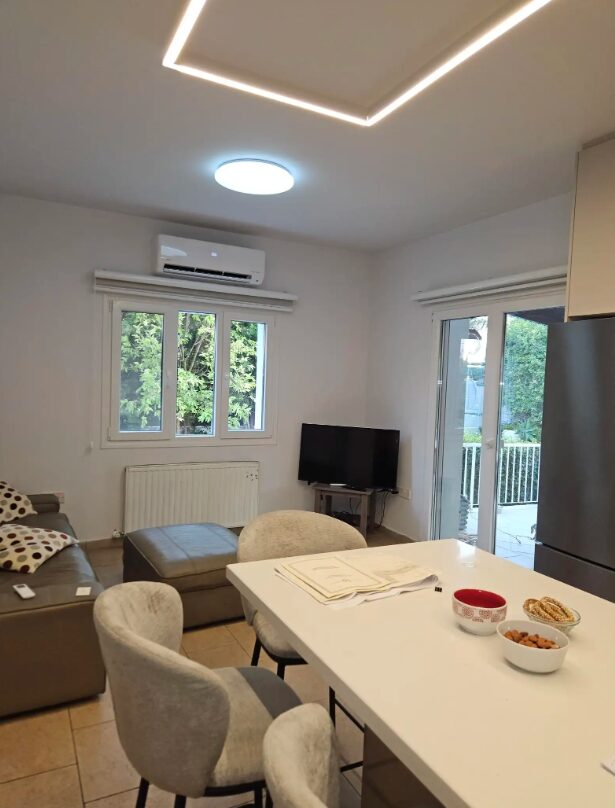 Вилла с 4 спальнями в agios-athanasios, Кипр [ID: 0602-243353]