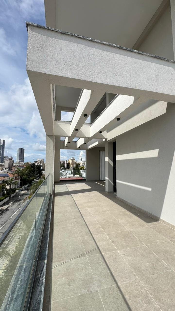 Apartament z 5 sypialniami w agios-athanasios, Cypr [ID: 0602-243409]