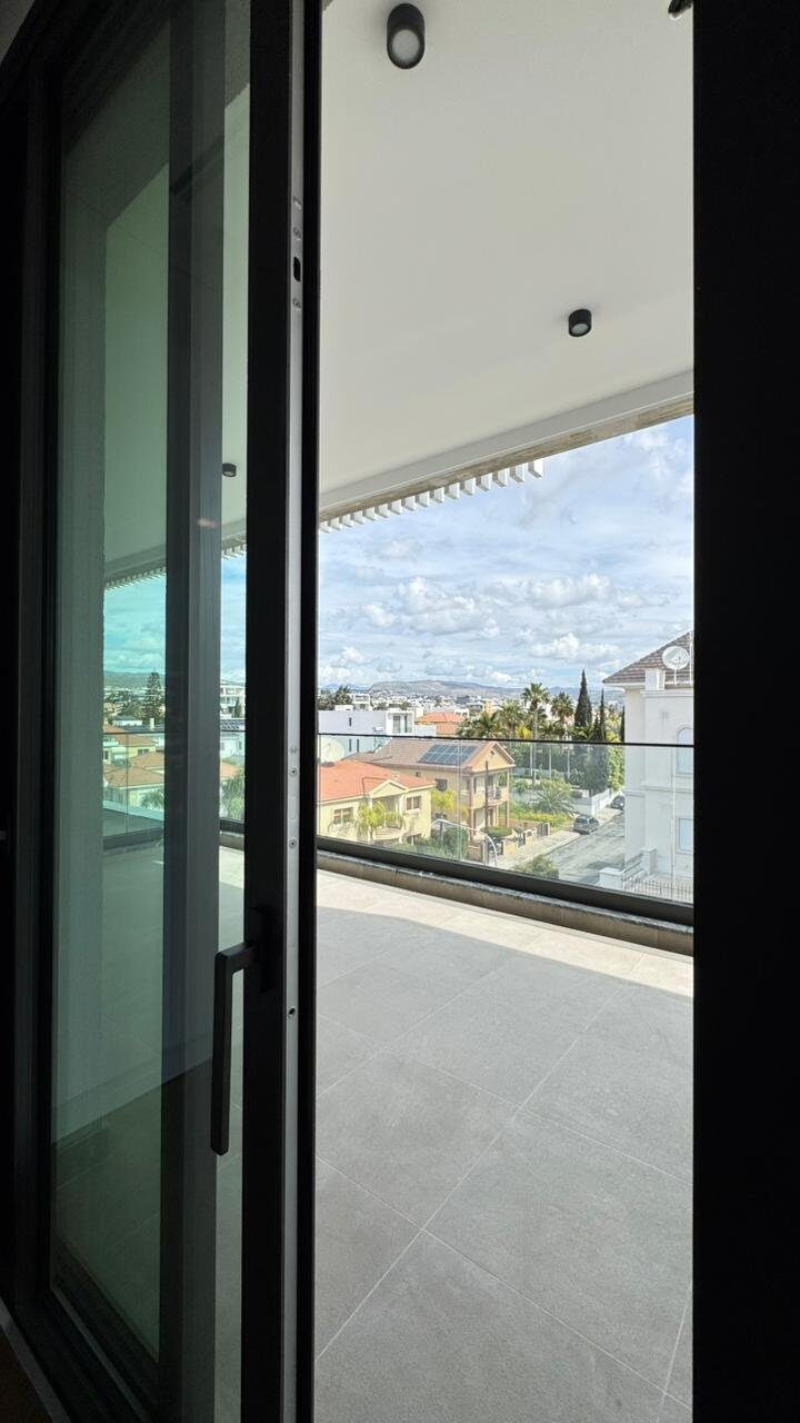Apartament z 5 sypialniami w agios-athanasios, Cypr [ID: 0602-243409]