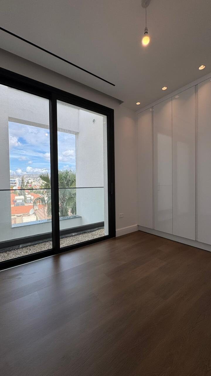 Apartament z 5 sypialniami w agios-athanasios, Cypr [ID: 0602-243409]