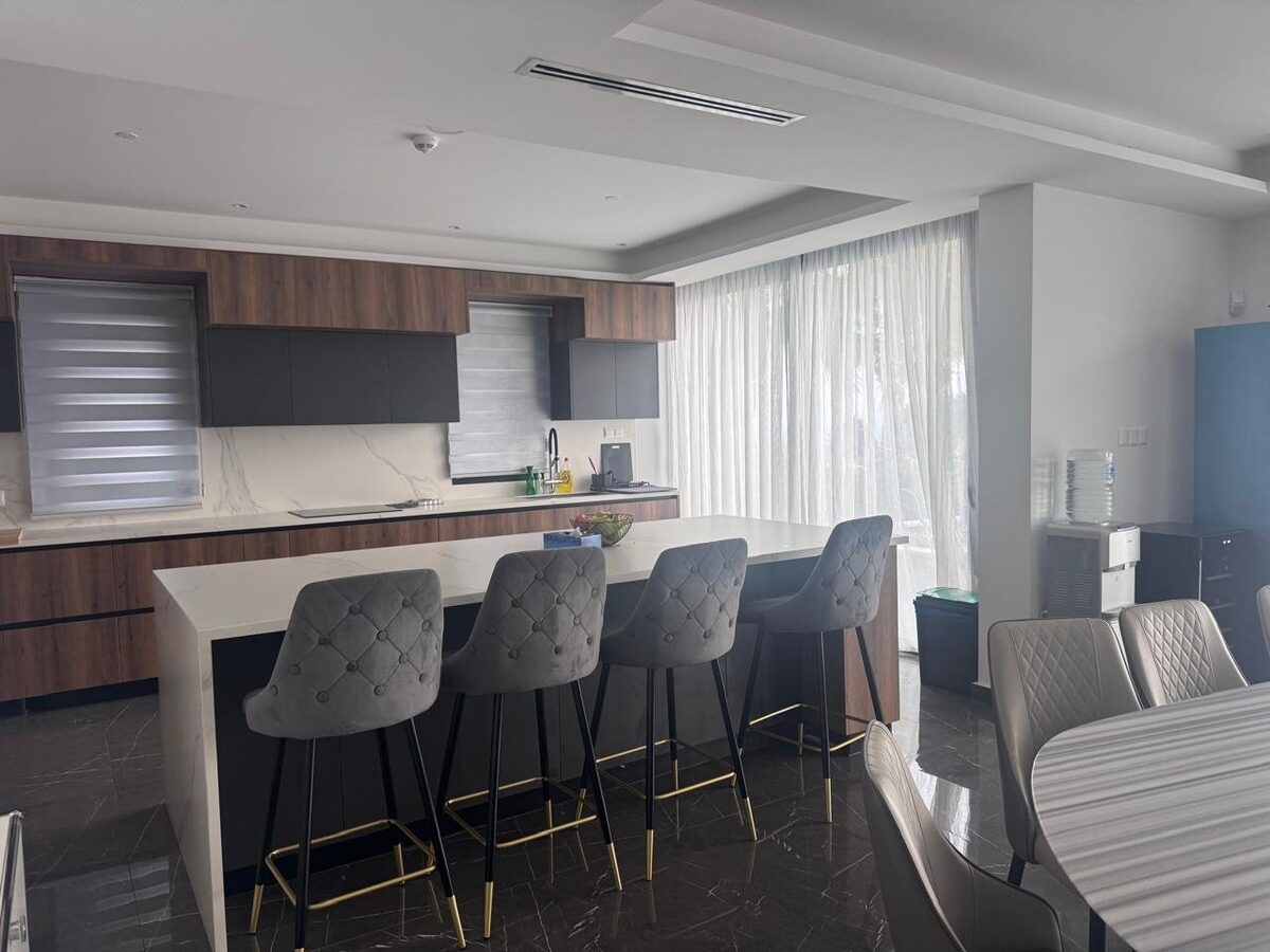 Villa with 4 bedrooms in pyrgos, Cyprus [ID: 0602-243438]