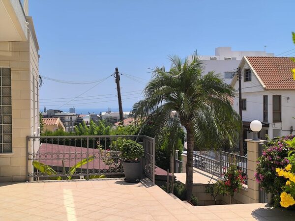 Вилла в germasogeia, Кипр, 500.00м² - изображение 2
