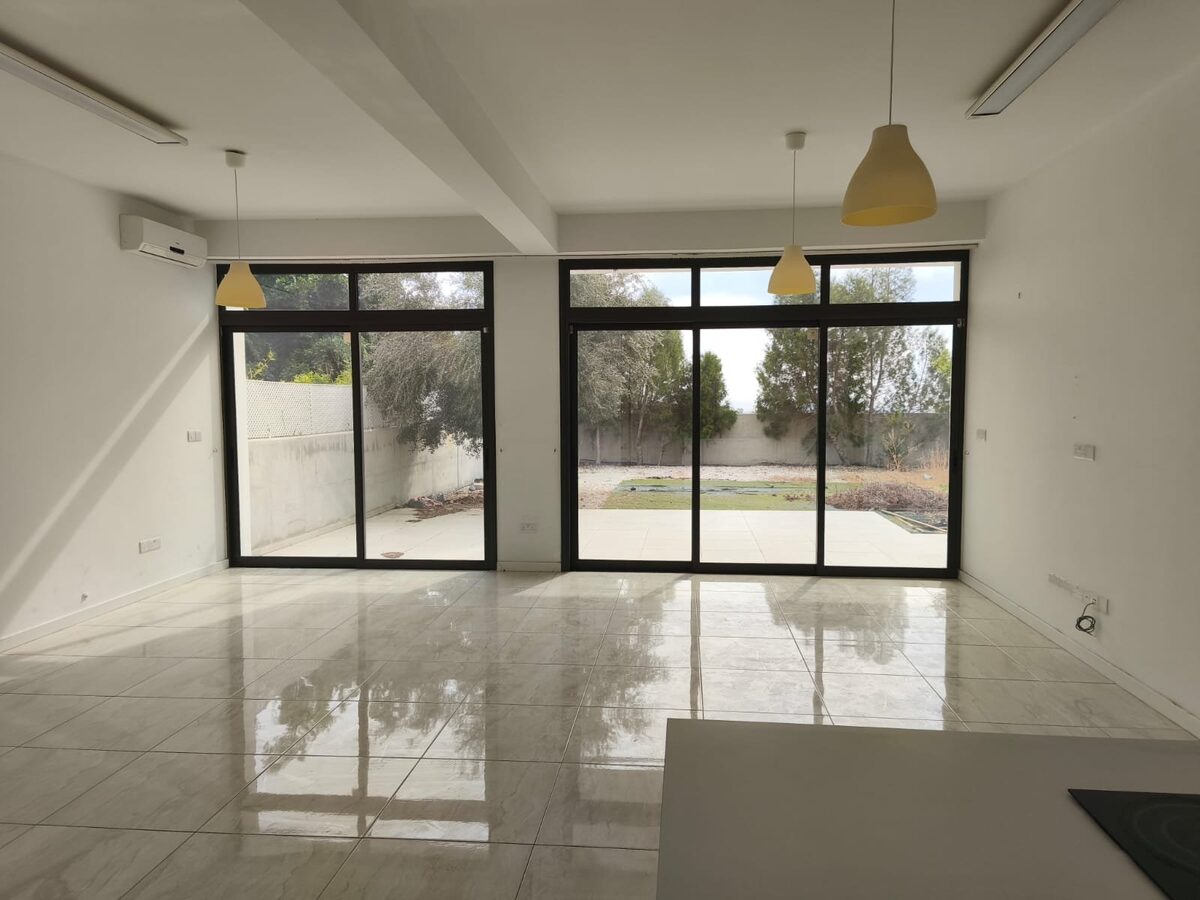 Вилла с 3 спальнями, 145.00м² в germasogeia, Кипр [ID: 0602-244267]
