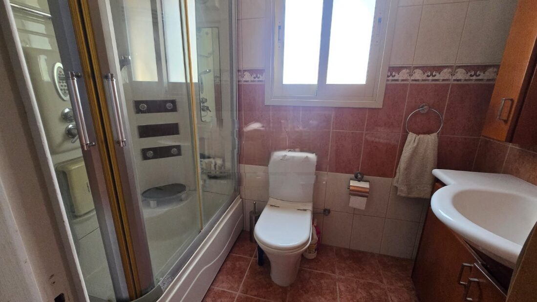 Villa with 3 bedrooms, 200.00m² in ypsonas, Cyprus [ID: 0602-245142]