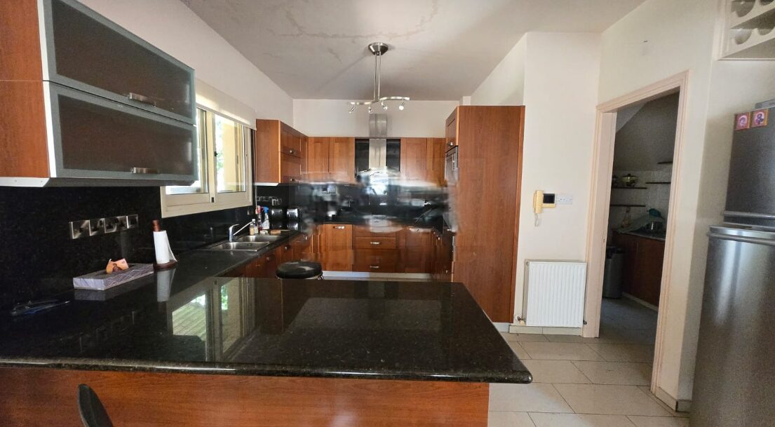 Villa with 3 bedrooms, 200.00m² in ypsonas, Cyprus [ID: 0602-245142]
