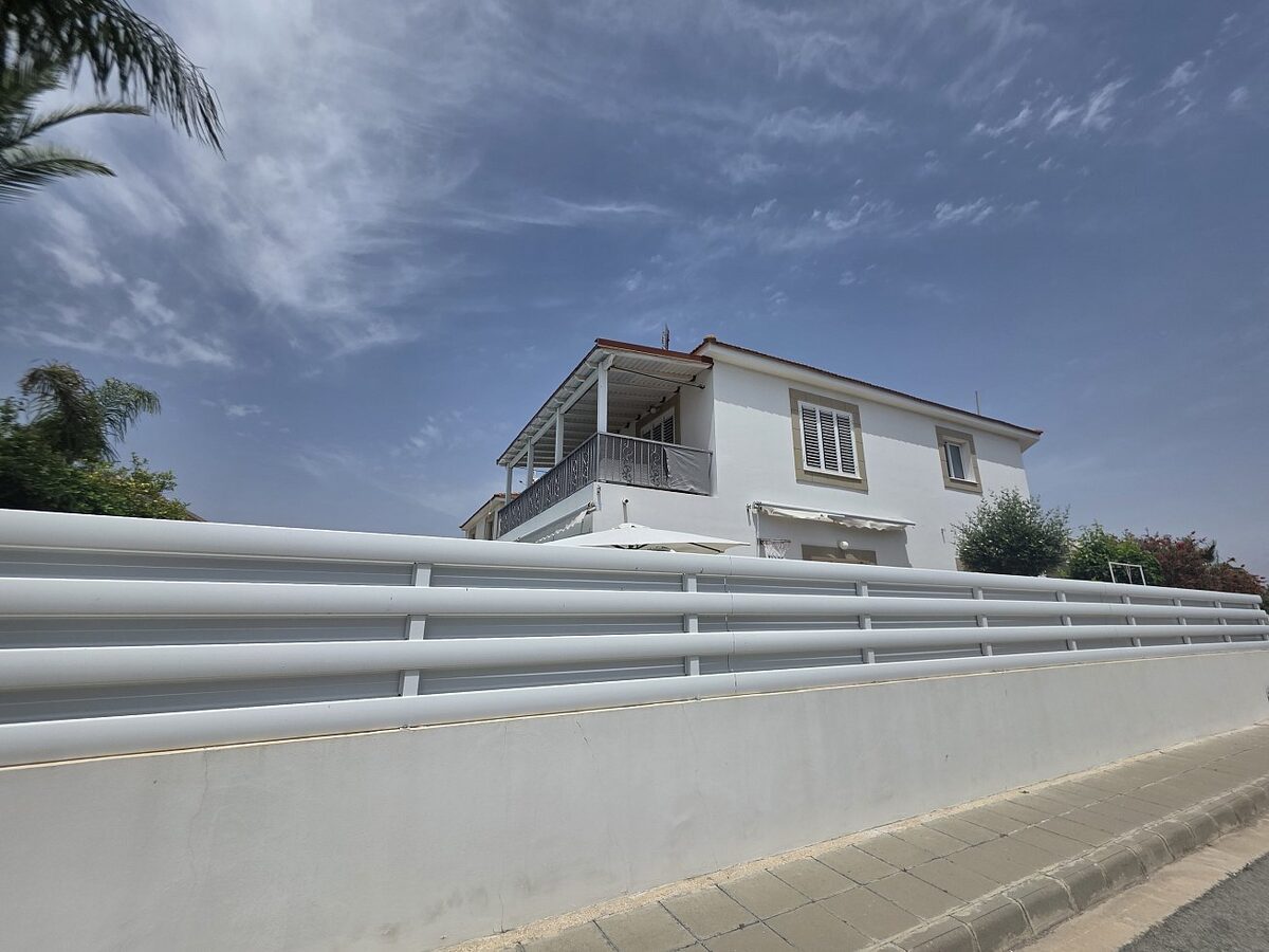 Вілла з 4 спальнями в oroklini, Кіпр [ID: 0602-245800]