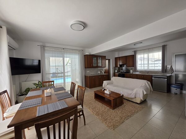 Villa in oroklini, Cyprus - image 4