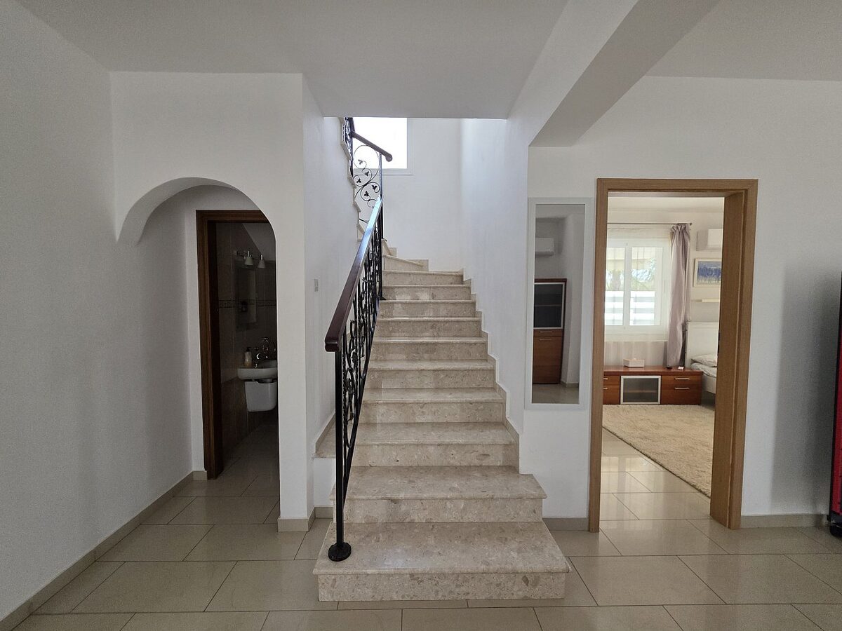 Вілла з 4 спальнями в oroklini, Кіпр [ID: 0602-245800]