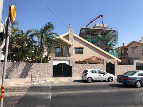 houses in agios-athanasios, Cyprus, 350.00m²