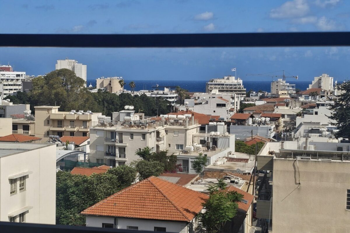 Penthouse with 3 bedrooms in katholiki, Cyprus [ID: 0602-246431]