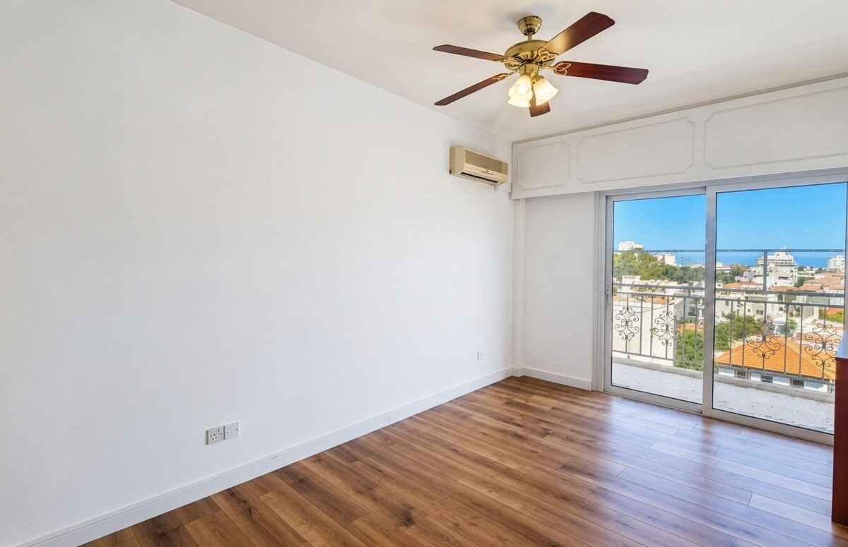 Penthouse with 3 bedrooms in katholiki, Cyprus [ID: 0602-246431]