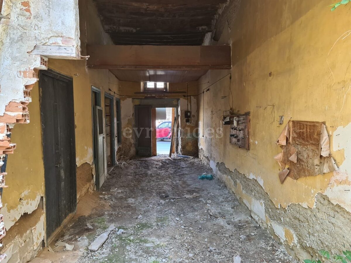 houses with 4 bedrooms in agia-triada, Cyprus [ID: 0602-246573]