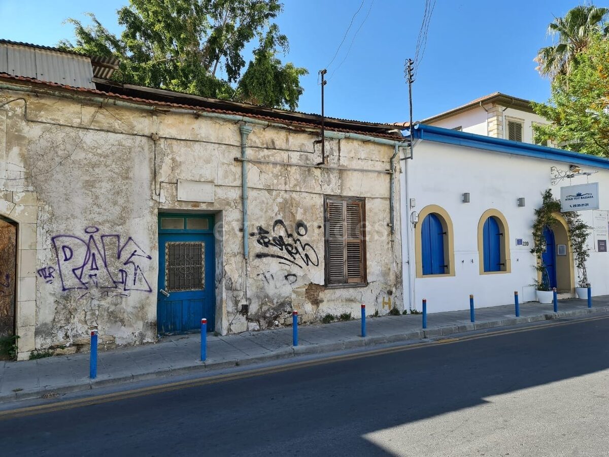 houses with 4 bedrooms in agia-triada, Cyprus [ID: 0602-246573]