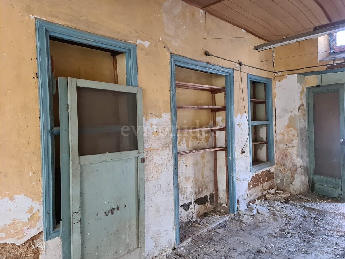 houses with 4 bedrooms in agia-triada, Cyprus [ID: 0602-246573]