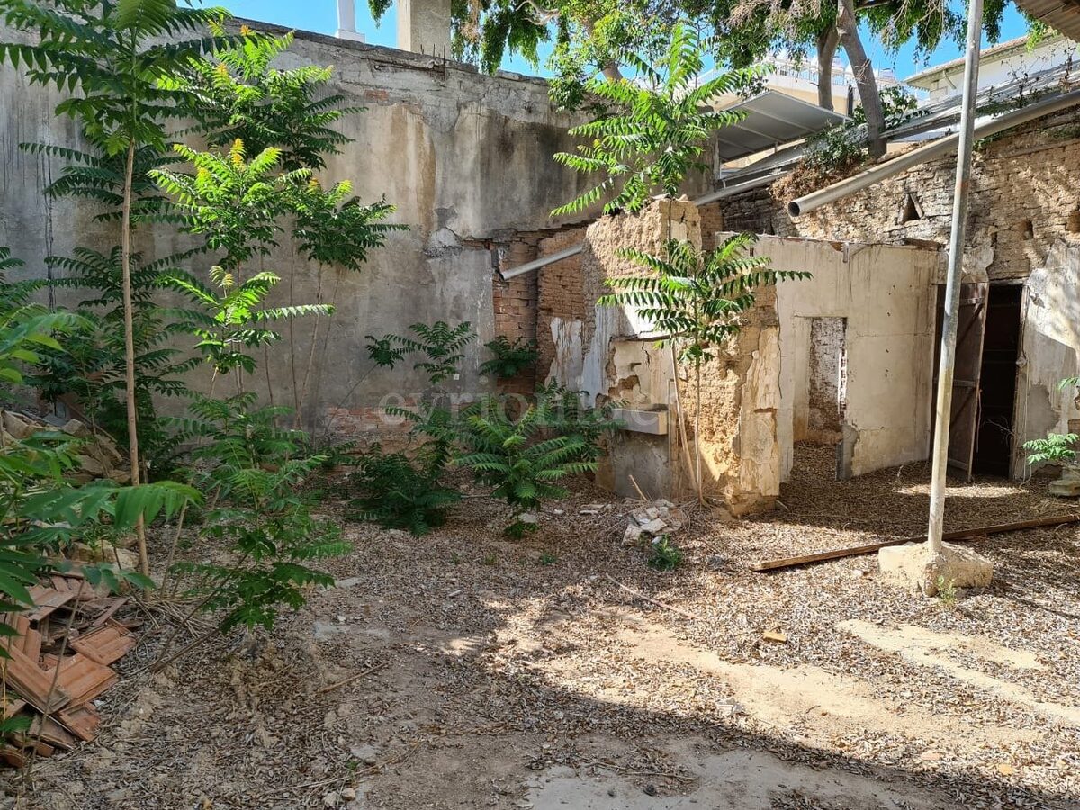 houses with 4 bedrooms in agia-triada, Cyprus [ID: 0602-246573]