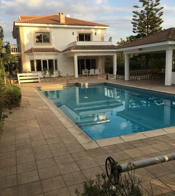 Вилла в pyrgos, Кипр, 400.00м²