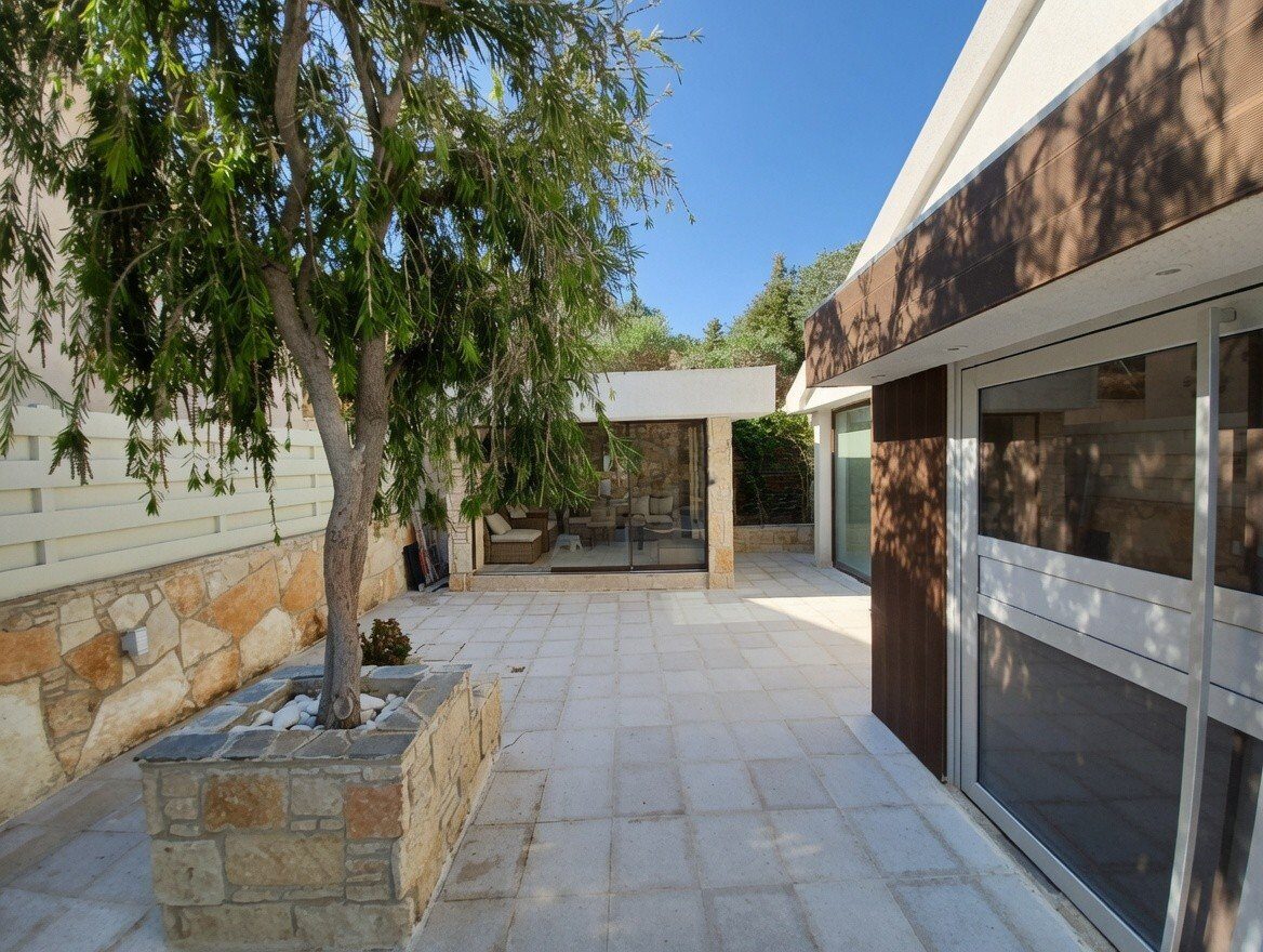 Villa with 2 bedrooms in agios-tychon, Cyprus [ID: 0602-247226]