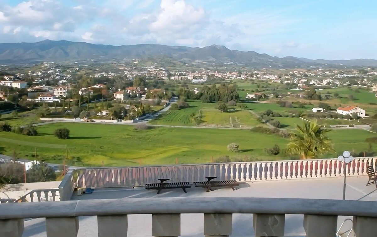 Вілла з 6 спальнями в pyrgos, Кіпр [ID: 0602-247369]