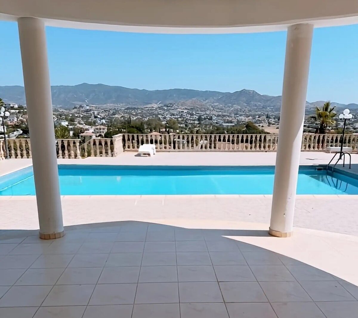 Вілла з 6 спальнями в pyrgos, Кіпр [ID: 0602-247369]