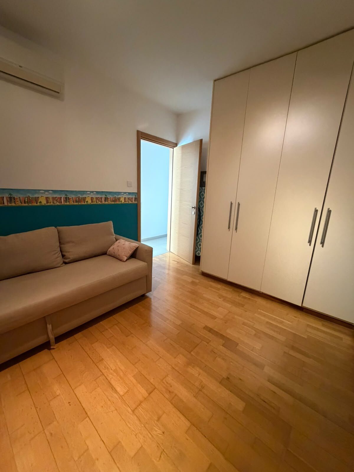 Квартира с 3 спальнями, 100.00м² в agios-athanasios, Кипр [ID: 0602-247770]