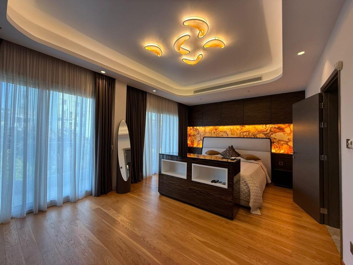 Penthouse with 6 bedrooms, 270.00m² in neapolis, Cyprus [ID: 0602-247885]