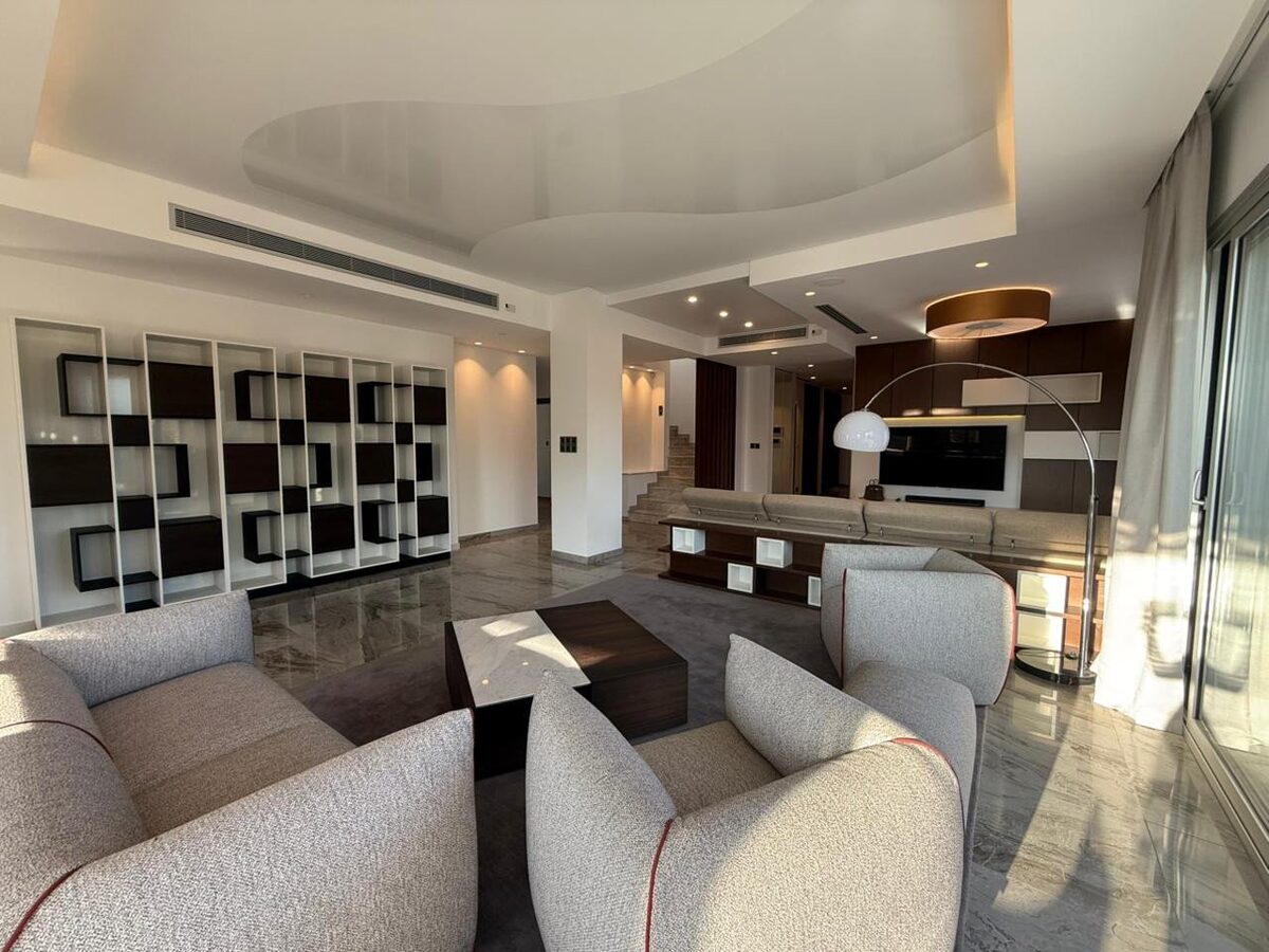 Penthouse with 6 bedrooms, 270.00m² in neapolis, Cyprus [ID: 0602-247885]