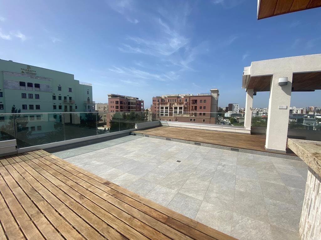 Penthouse with 6 bedrooms, 270.00m² in neapolis, Cyprus [ID: 0602-247885]