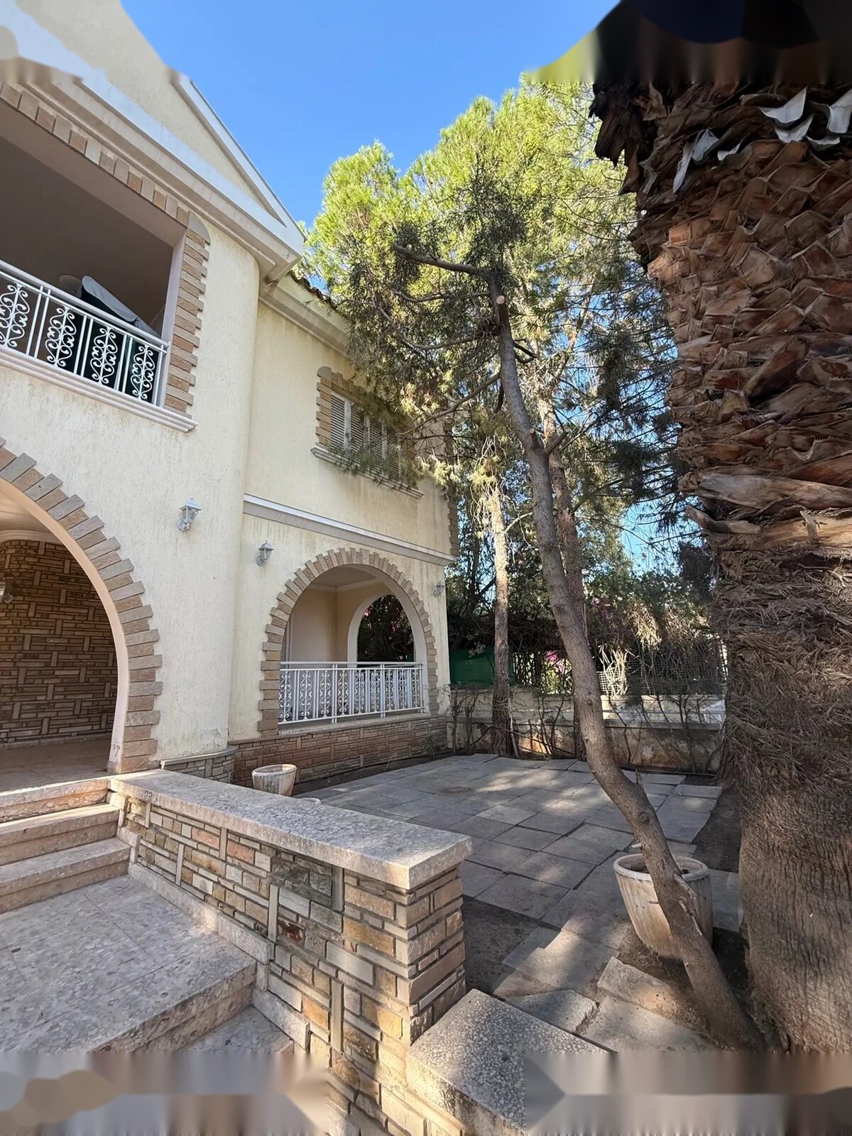 houses with 5 bedrooms in petrou-kai-pavlou, Cyprus [ID: 0602-247965]