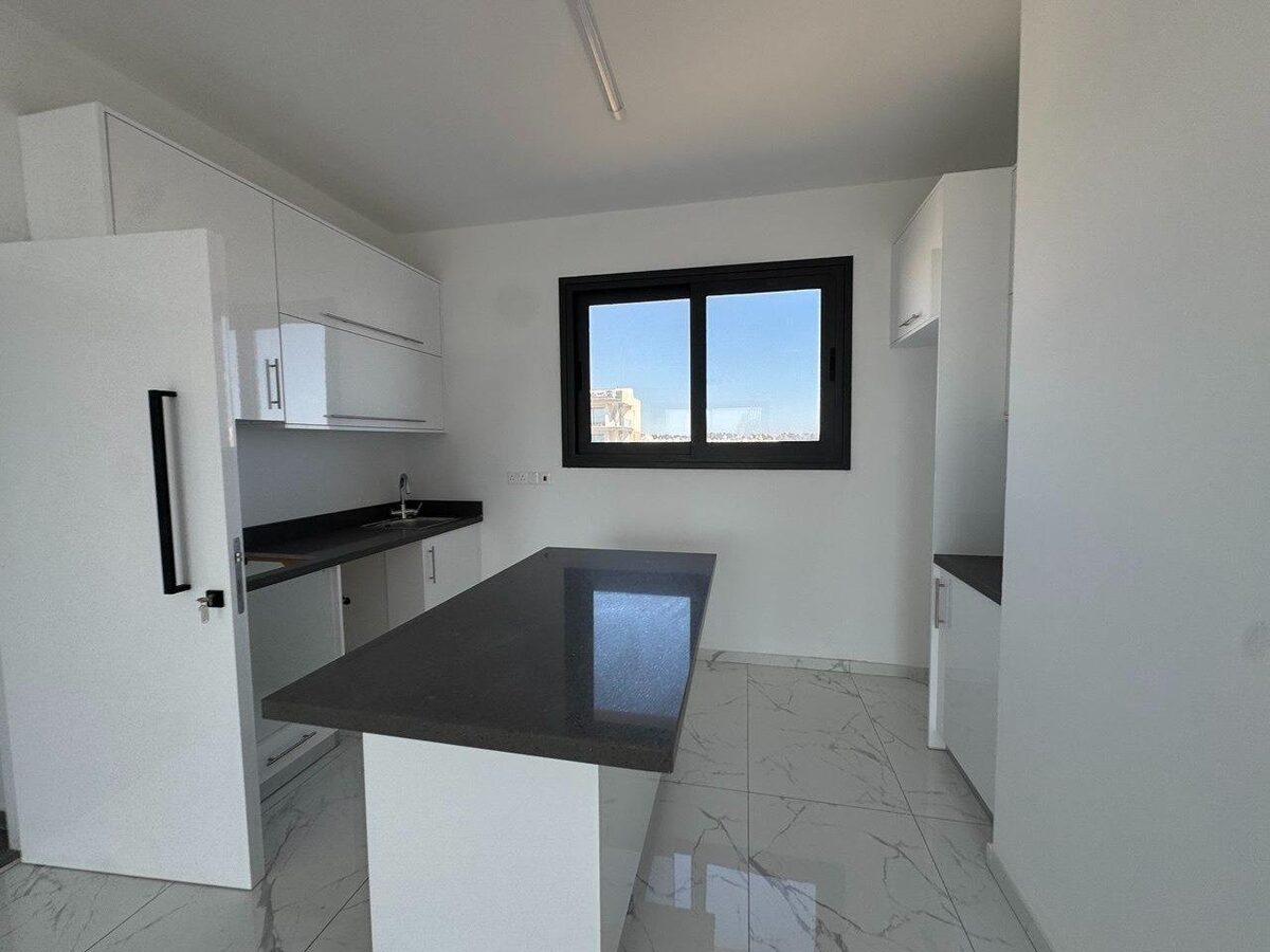 Apartament z 2 sypialniami, 77.00m² w universal, Cypr [ID: 0602-248433]
