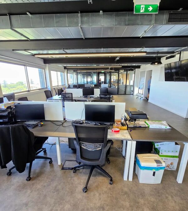 Commercial property in neapolis, Cyprus, 400.00m² - image 3