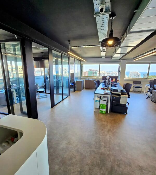 Commercial property in neapolis, Cyprus, 400.00m² - image 2