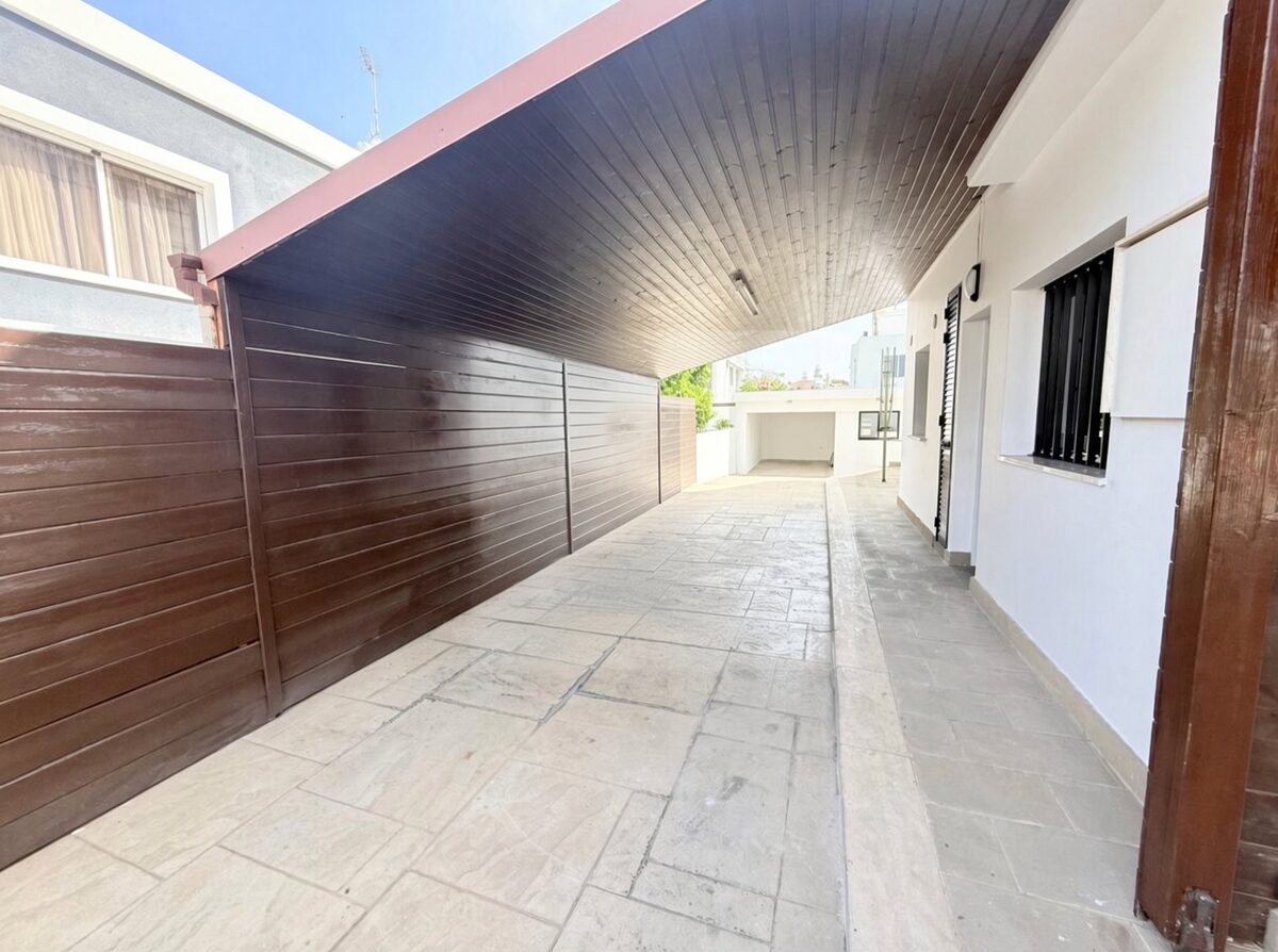 houses z 5 sypialniami, 360.00m² w polemidia-kato, Cypr [ID: 0602-248524]