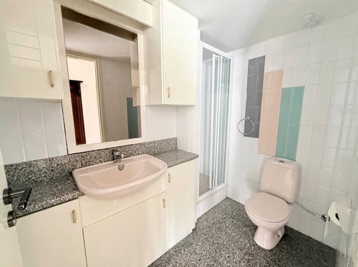 houses z 5 sypialniami, 360.00m² w polemidia-kato, Cypr [ID: 0602-248524]