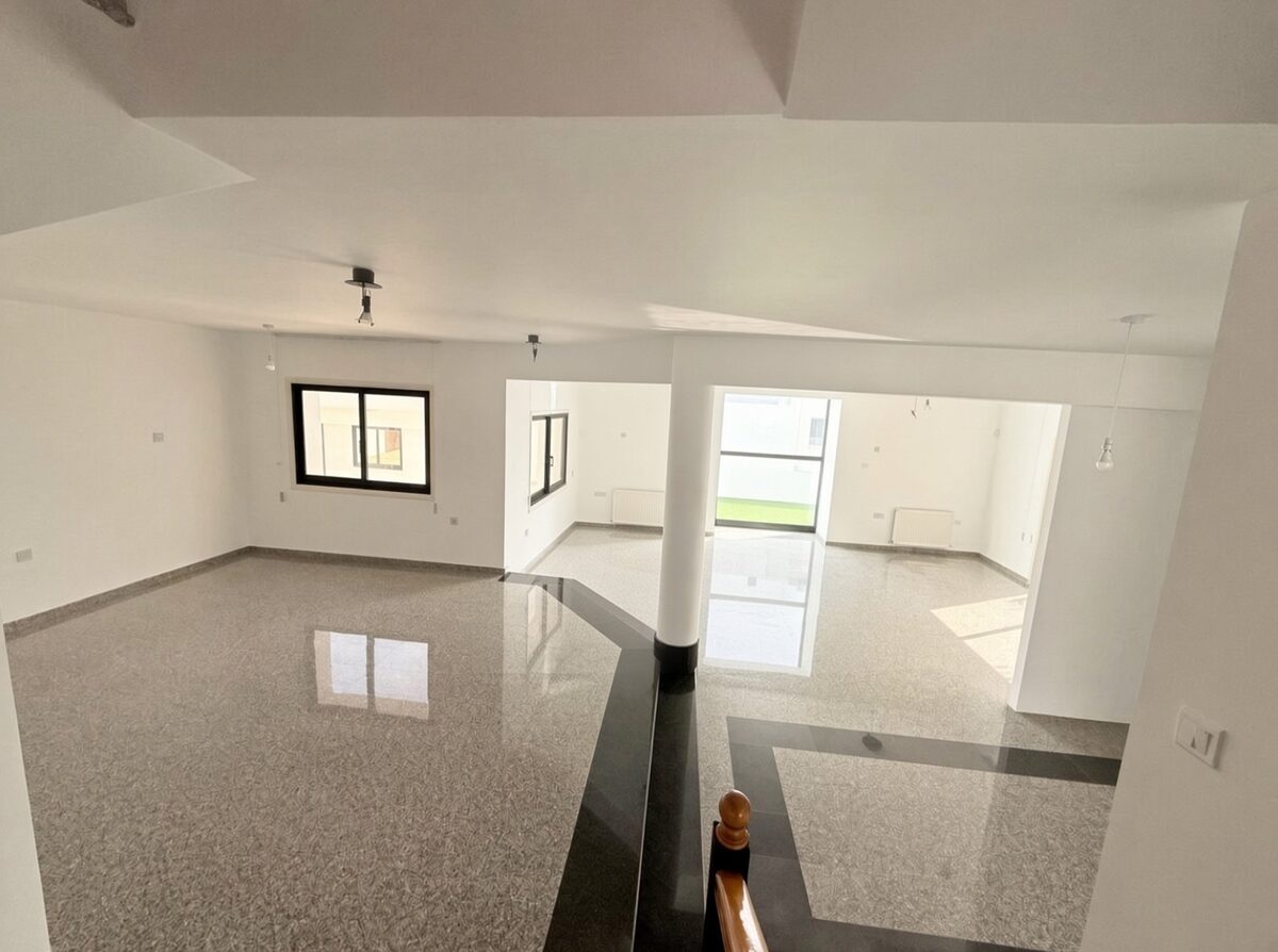 houses z 5 sypialniami, 360.00m² w polemidia-kato, Cypr [ID: 0602-248524]