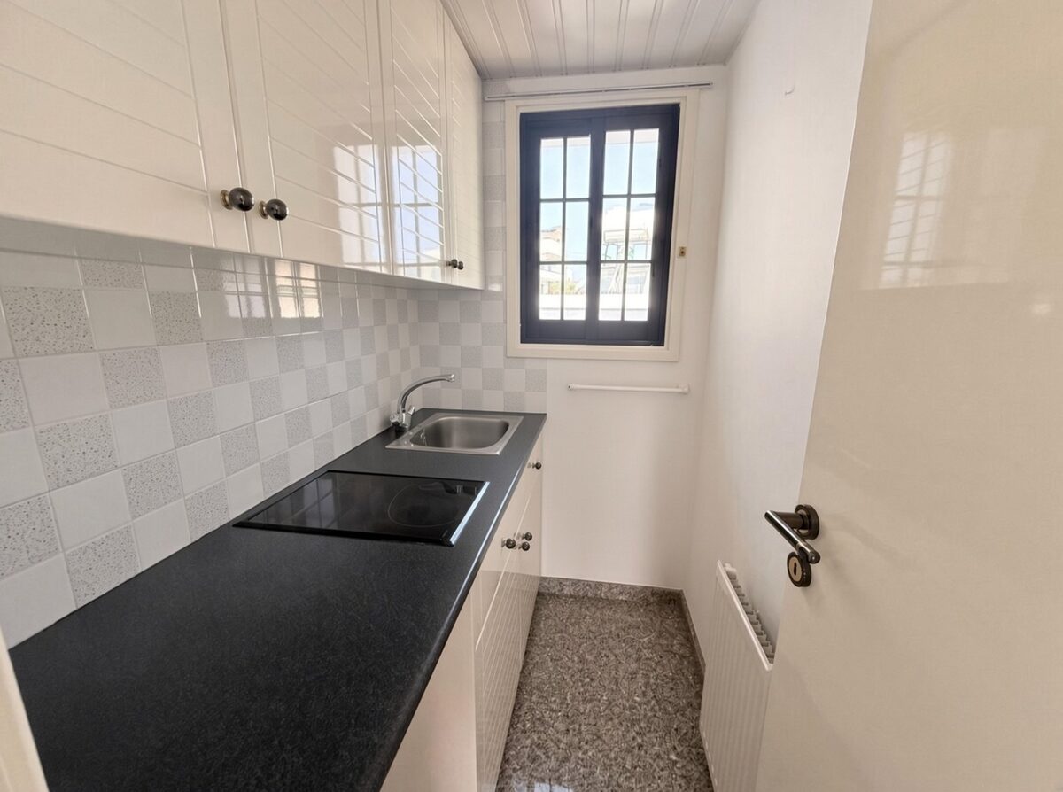 houses z 5 sypialniami, 360.00m² w polemidia-kato, Cypr [ID: 0602-248524]