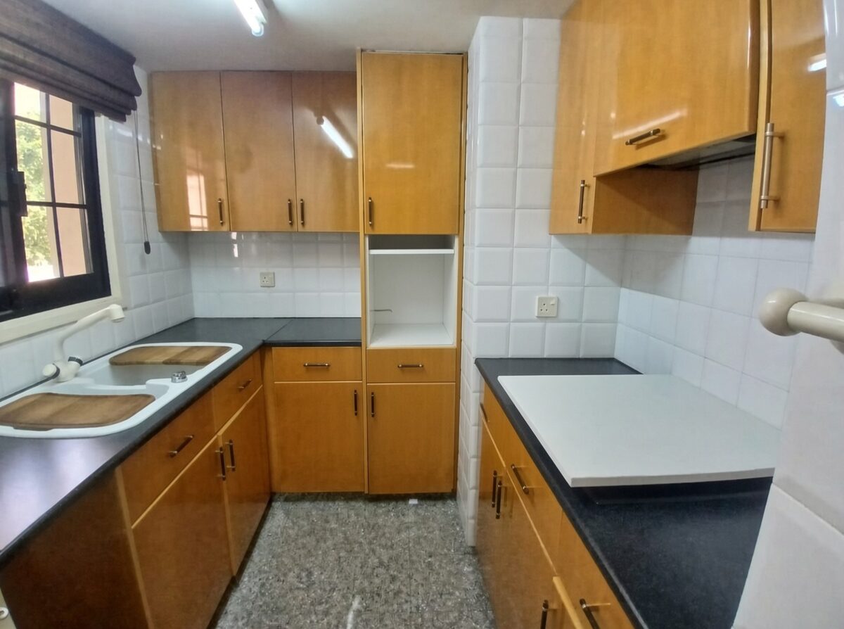 houses z 5 sypialniami, 360.00m² w polemidia-kato, Cypr [ID: 0602-248524]