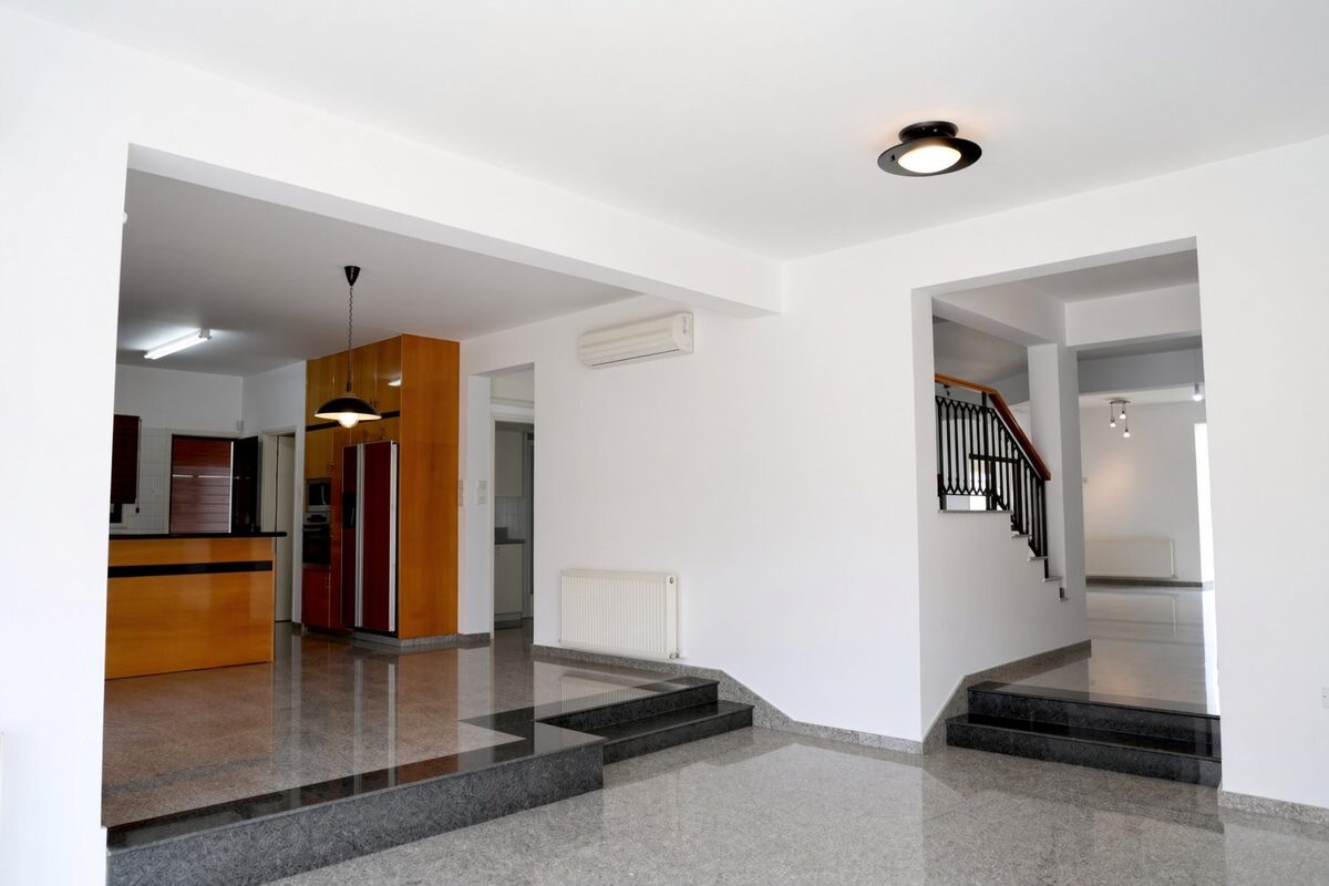 houses z 5 sypialniami, 360.00m² w polemidia-kato, Cypr [ID: 0602-248524]