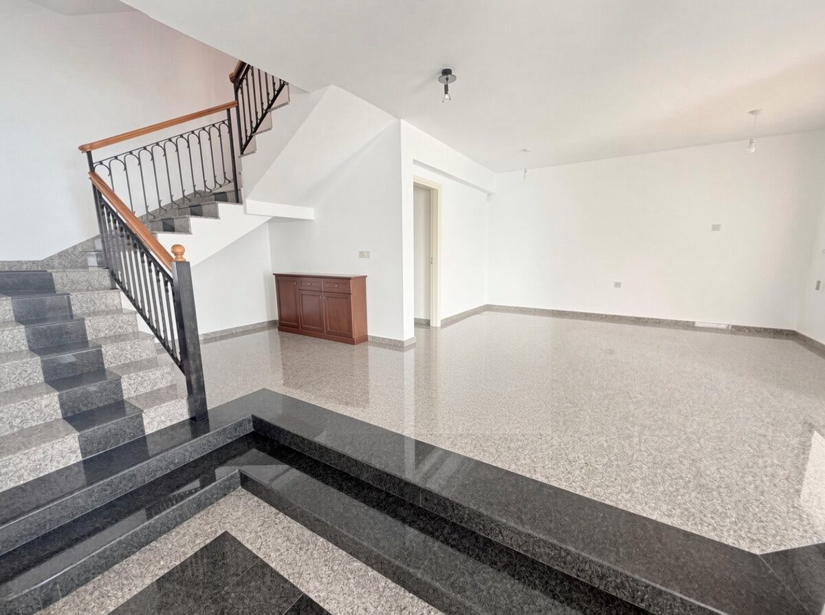 houses z 5 sypialniami, 360.00m² w polemidia-kato, Cypr [ID: 0602-248524]