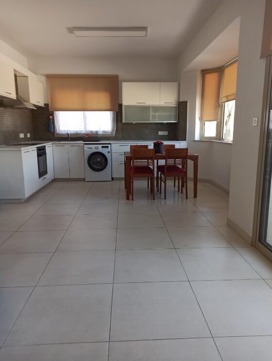 Квартира с 2 спальнями, 74.00м² в germasogeia, Кипр [ID: 0602-248564]