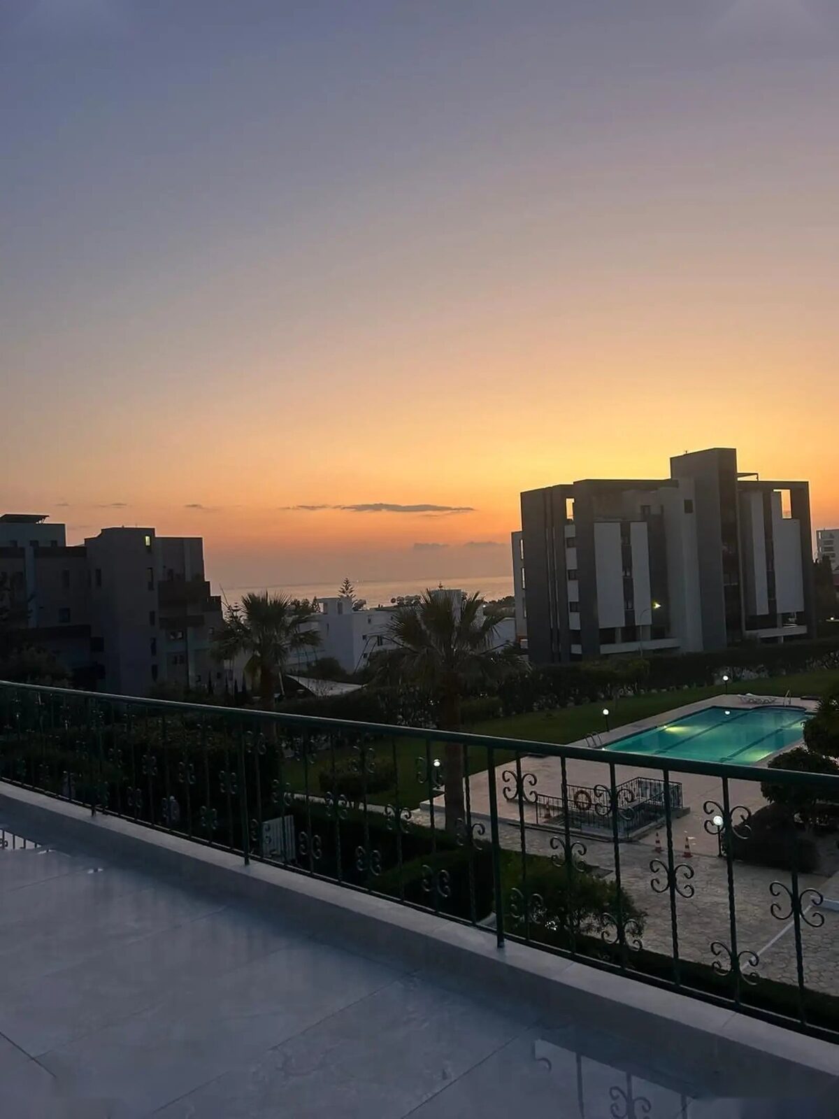 Penthouse with 3 bedrooms, 150.00m² in pyrgos-tourist-area, Cyprus [ID: 0602-248619]