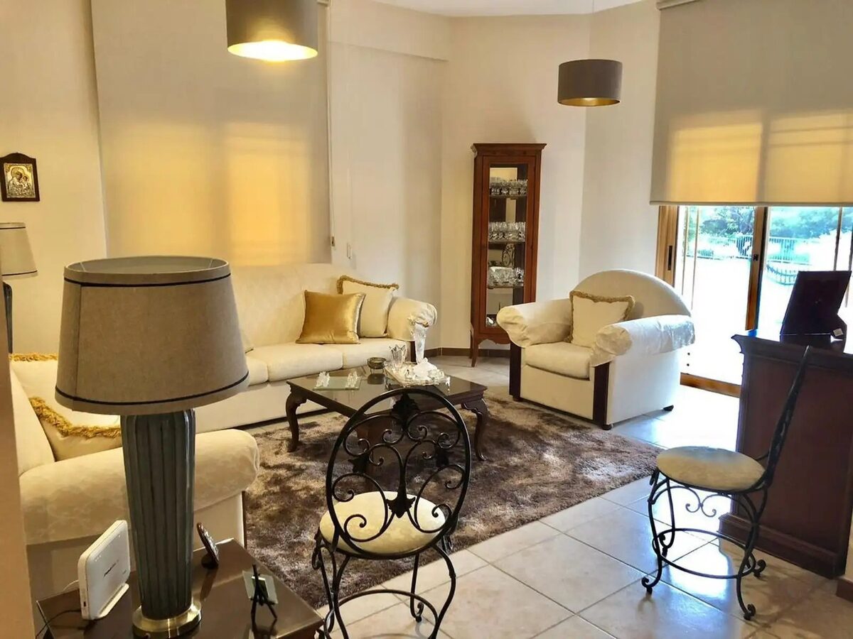 Villa with 4 bedrooms in episkopi, Cyprus [ID: 0602-248924]