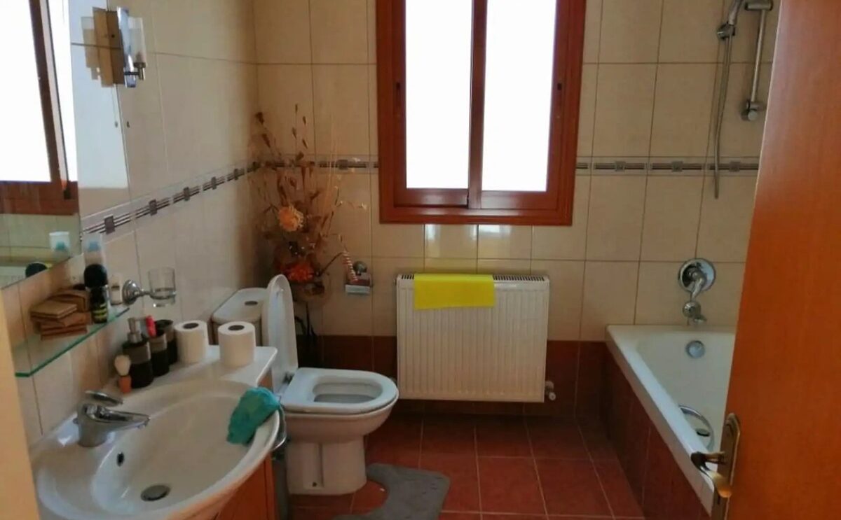 houses with 4 bedrooms in erimi, Cyprus [ID: 0602-248929]