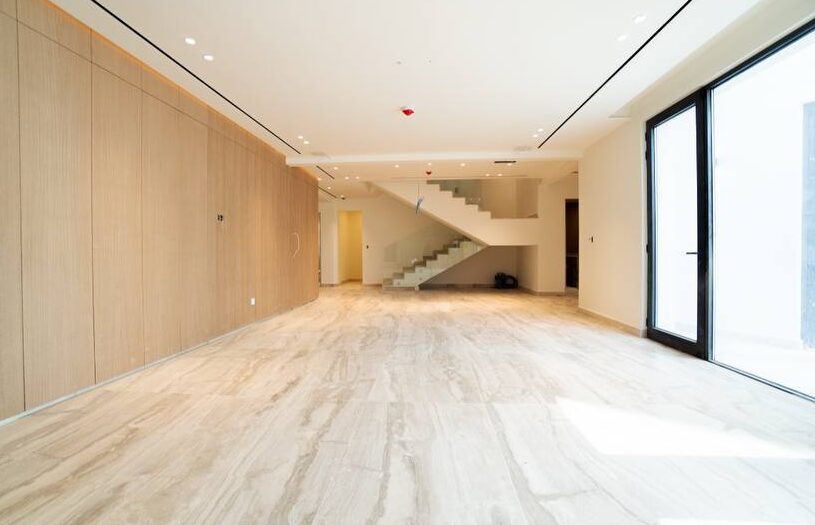 Вилла с 8 спальнями, 571.00м² в mouttagiaka, Кипр [ID: 0602-248962]