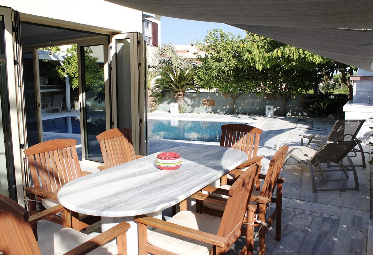 Villa with 4 bedrooms, 300.00m² in pegeia, Cyprus [ID: 0602-249018]