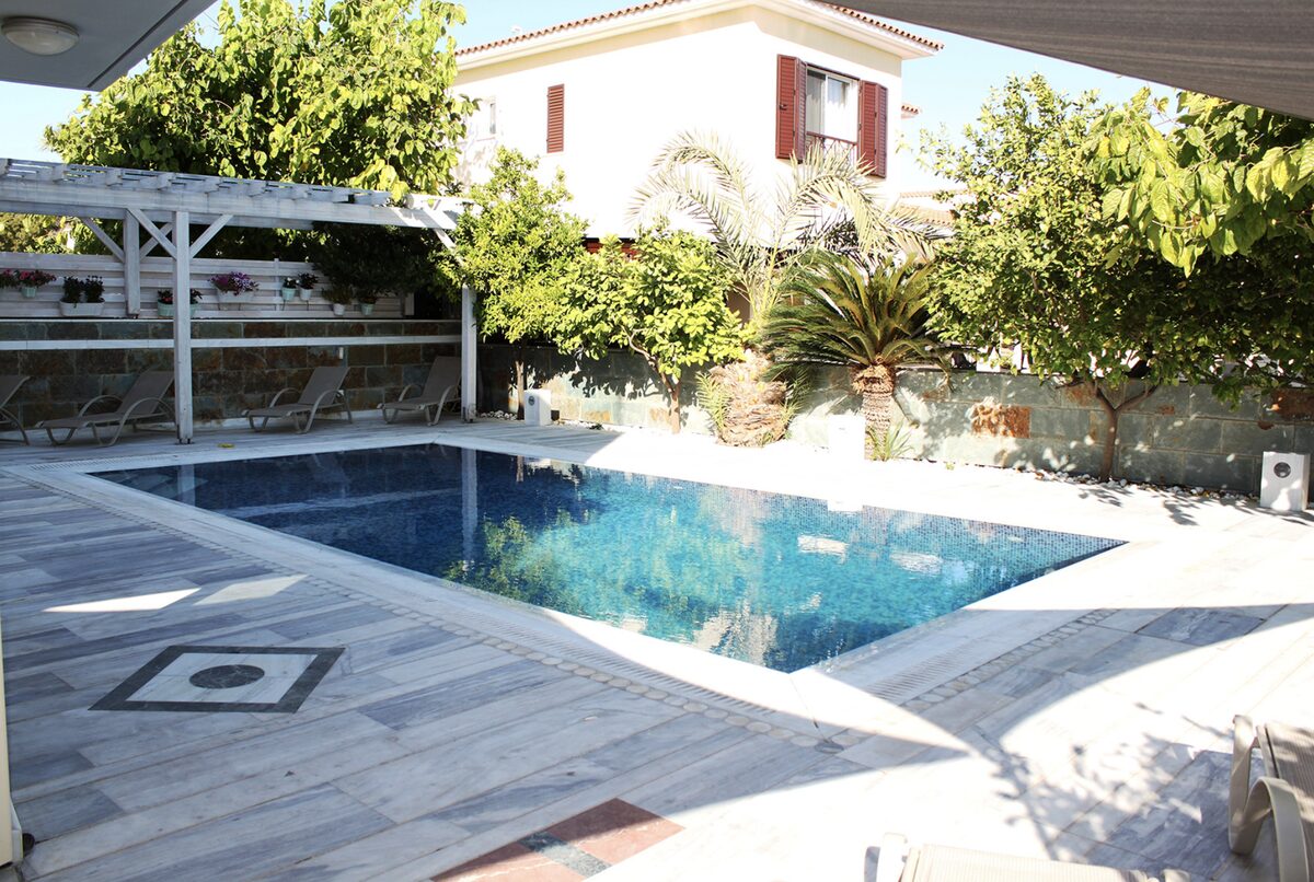 Villa with 4 bedrooms, 300.00m² in pegeia, Cyprus [ID: 0602-249018]