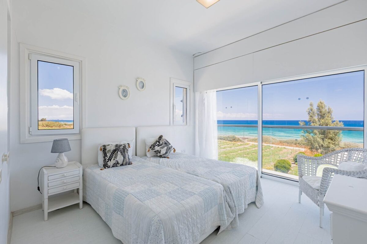 Villa with 4 bedrooms in agia-triada, Cyprus [ID: 0602-249102]