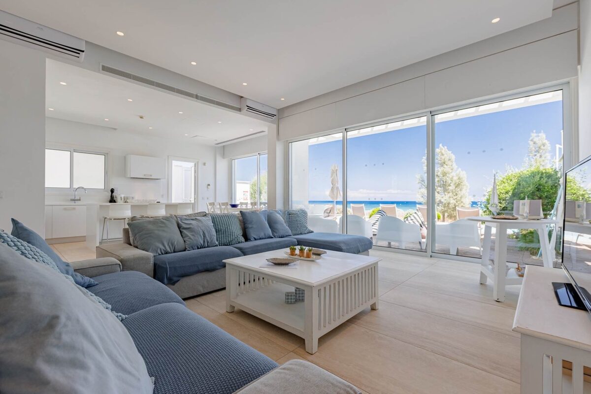 Villa with 4 bedrooms in agia-triada, Cyprus [ID: 0602-249102]