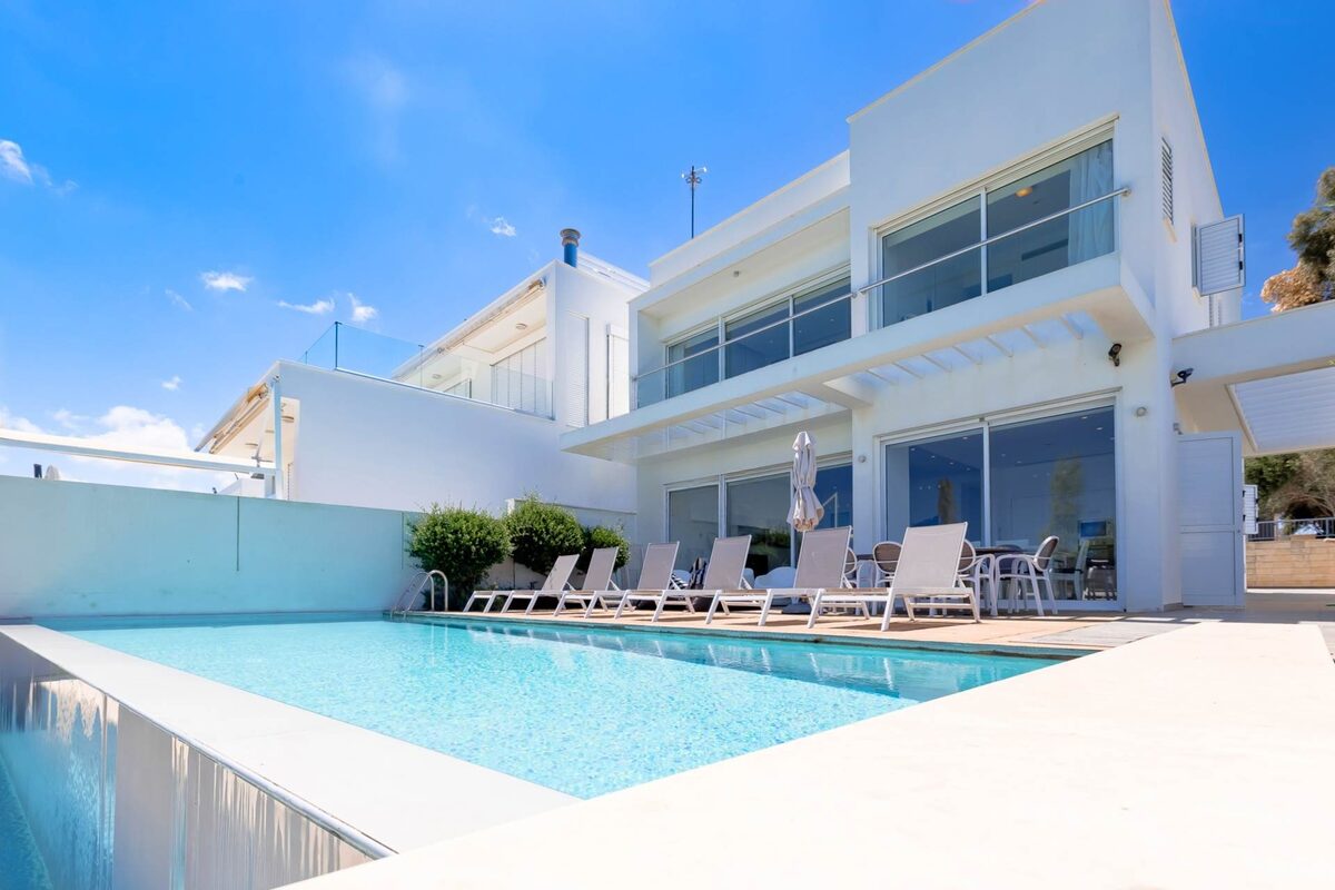 Villa with 4 bedrooms in agia-triada, Cyprus [ID: 0602-249102]