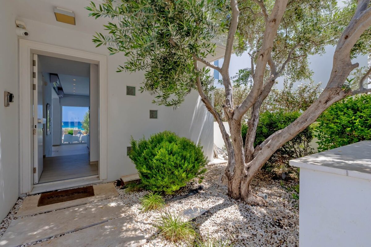 Villa with 4 bedrooms in agia-triada, Cyprus [ID: 0602-249102]